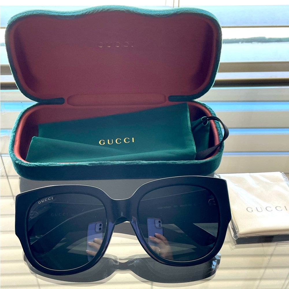 ❌SOLD❌ New Gucci Sunglasses - Picture 3 of 10